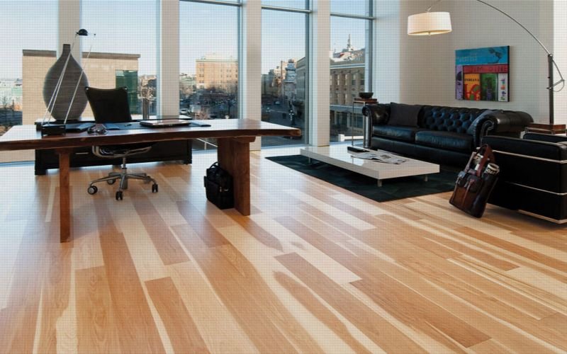 Engineered Hardwood – Professional & Warm Aesthetic